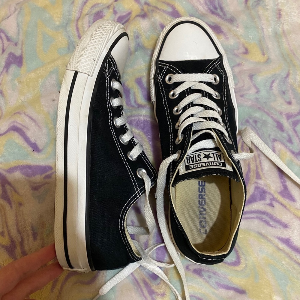 Black low top converse